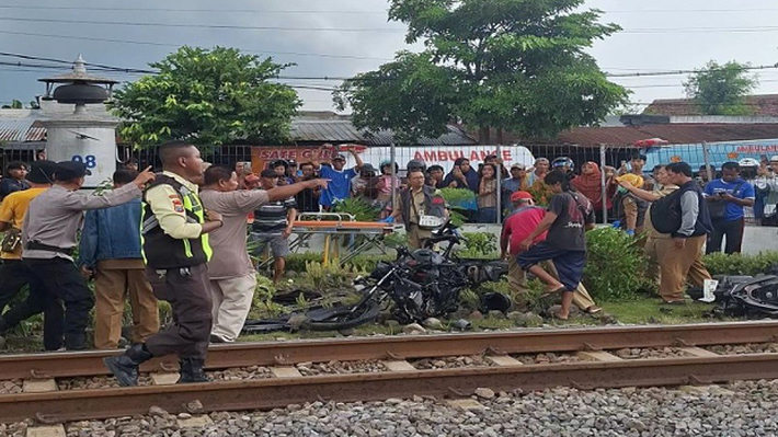 KA Malioboro Ekspres Tabrak 7 Pengendara Motor di Magetan, 4 orang Tewas