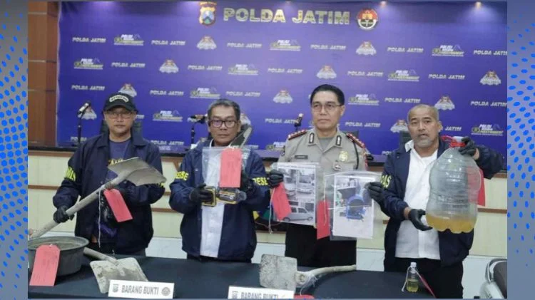 Polda Jawa Timur menyampaikan perkembangan penyidikan dugaan pembunuhan dua korban di Kota Madiun.