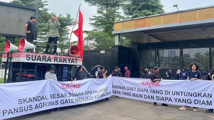 Demo Nyaris Ricuh, Massa Desak DPR RI Bentuk Pansus Selidiki Impor 105 Ribu Mobil untuk Kopdes