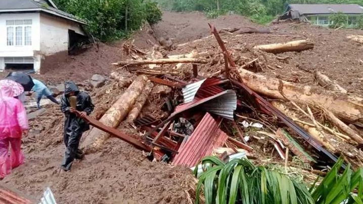 BPBD Ungkap Korban Banjir Bandang di 3 Wilayah Sumbar Capai 27 Orang, Banyak Belum Teridentifikasi