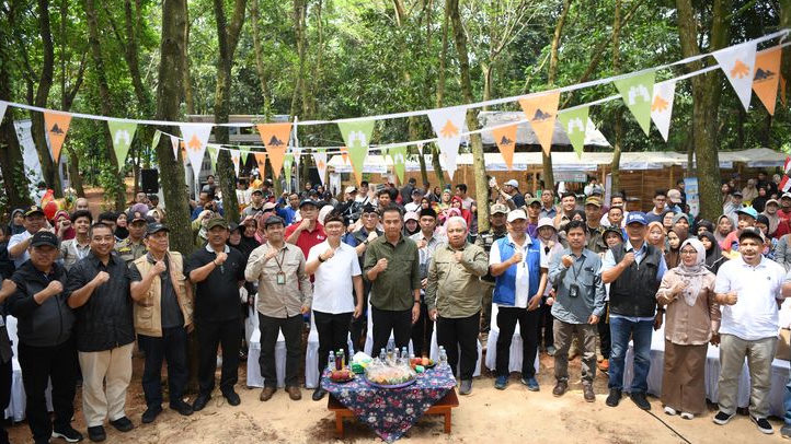 PJ Gubernur Jabar Buka Pasar Pasisian Leuweung di Bekasi, Dorong Promosi UMKM dan Wisata Edukasi