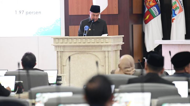 Bey Machmudin Sampaikan Raperda Pertanian Organik dan RPJPD 2025-2045 dalam Rapat Paripurna