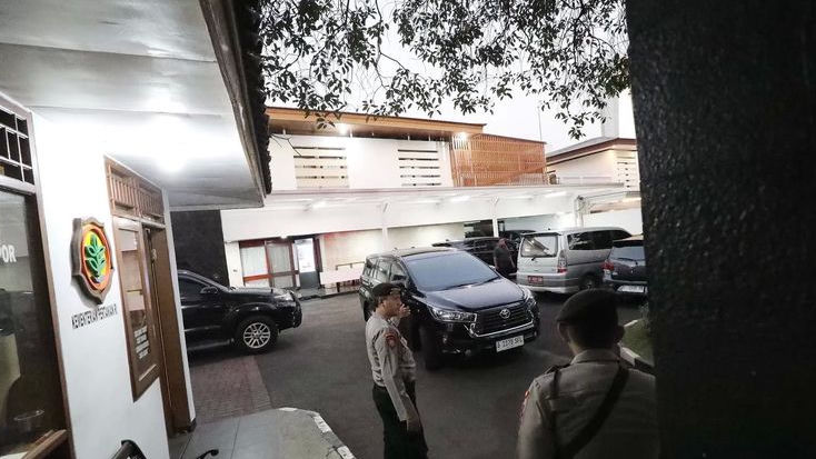 KPK Temukan 12 Senpi Saat Penggeledahan Rumah Dinas Mentan di Widya Chandra, Dibawa ke Polda Metro Jaya