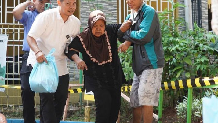 Kemenimipas Gelar Pengobatan Gratis dan Bansos untuk 5.000 Warga Cipinang Besar Utara