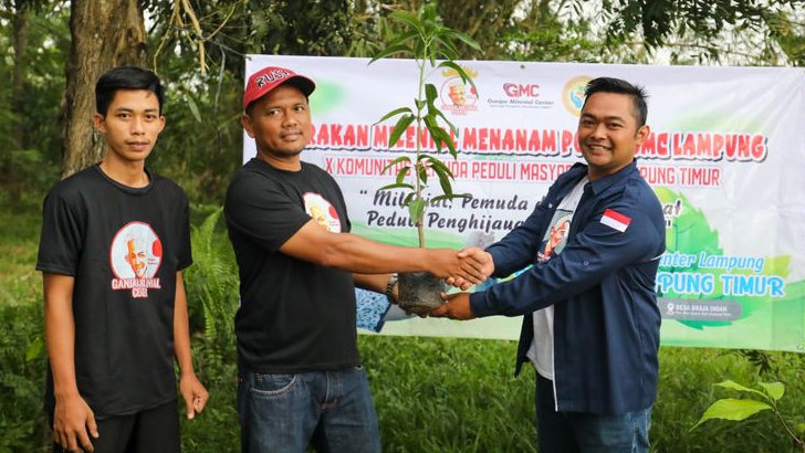 Lestarikan Lingkungan, Ganjar Milenial Center Lakukan Aksi Penanaman Massal Tanaman Buah di Lampung Timur