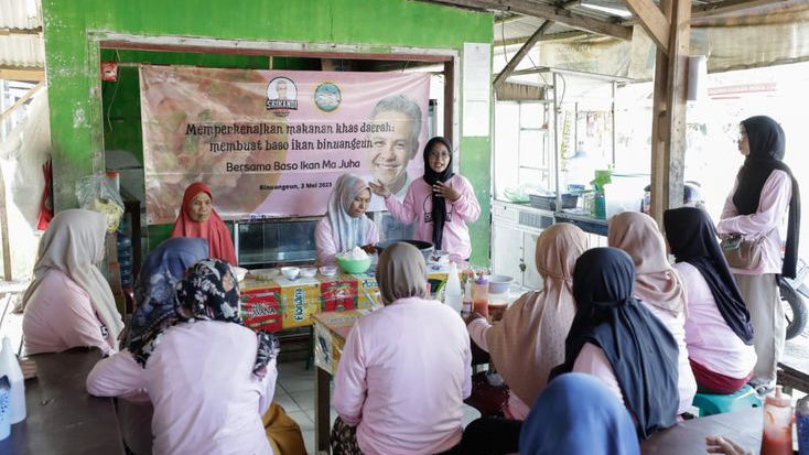 Tingkatkan Potensi UMKM, Srikandi Ganjar Banten Ajak Warga Belajar Mengolah Bakso Ikan