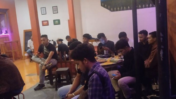 Sukarelawan Ganjar Adakan Bedah Buku Nobar Film Bersama BEM UCB Kupang