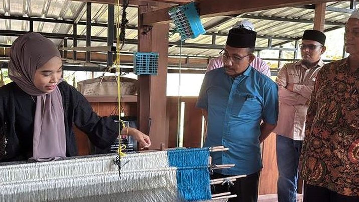 DPD RI Dorong Kebangkitan Sutra dan Songket Aceh, Haji Uma Usulkan Outlet Khusus di Bandara SIM