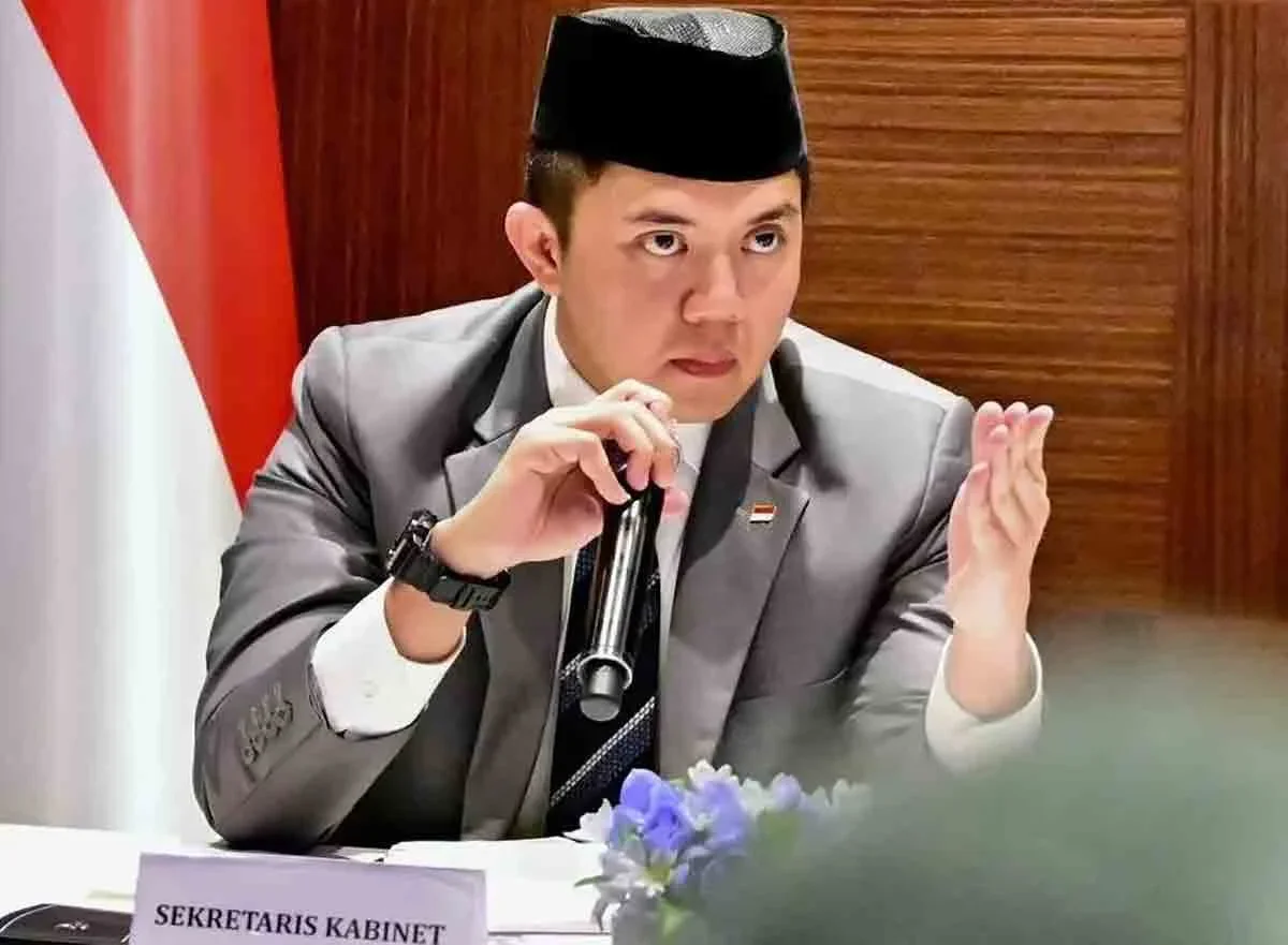 ekretaris Kabinet Teddy Indra Wijaya mengungkap kedatangan mendadak Menteri Luar Negeri Singapura Vivian Balakrishnan ke Indonesia.
