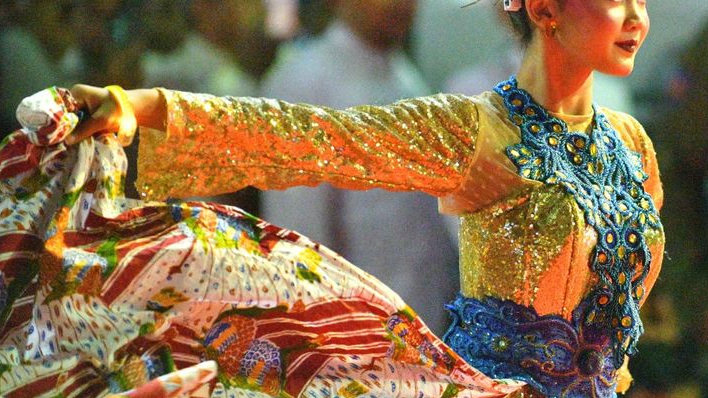 Putri Keraton hingga Binaraga Genteng Jatiwangi Curi Perhatian di Kirab Budaya Cirebon