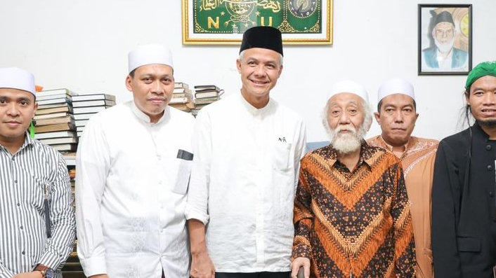 Dukung Jadi Presiden, Abuya Muhtadi Berpesan agar Ganjar Pranowo Selalu Menebar Kebaikan