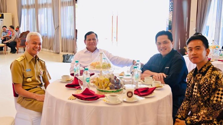 Dalam Satu Meja, Prabowo dan Ganjar Hingga Gibran, Erick Ngopi Bareng, Sinyal Apa Ini?
