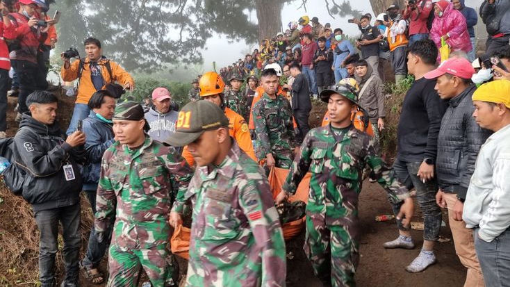Pencarian 11 Korban Banjir Lahar Dingin Gunung Marapi Dilakukan Tim Gabungan