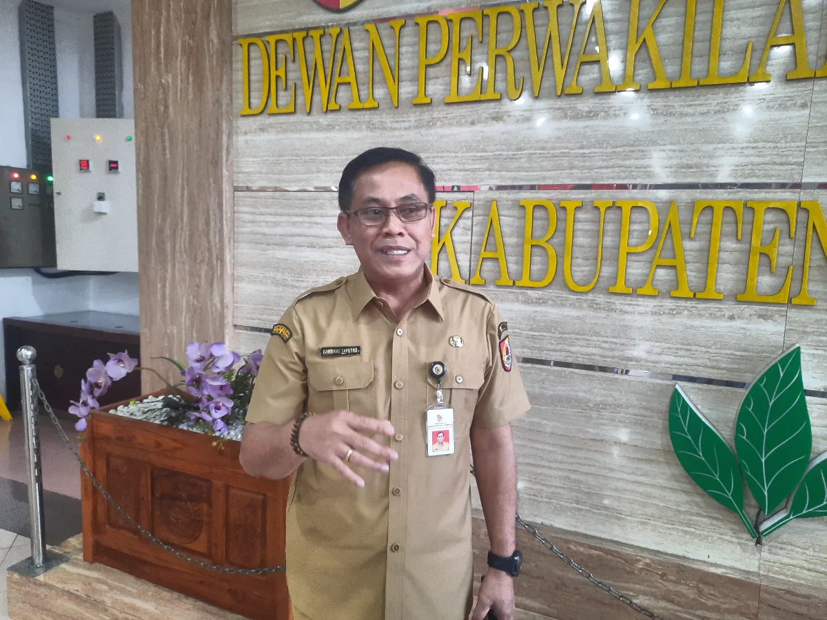 Kepala Dispendukcapil Jember, Bambang Saputro. (Dok. Pojoksatu.id/David Tomi Anggara)