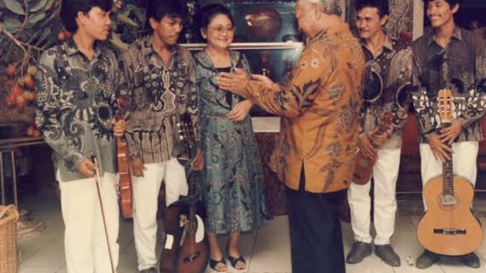 Kisah Soeharto Undang 4 Pengamen Jalanan untuk Nyanyi di Ulang Tahun Ibu Tien