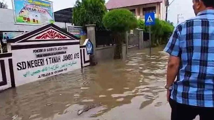 Viral Gubernur Aceh Eks Panglima GAM Menangis, Beberapa Kampung Hilang Kami Seperti Tsunami Kedua