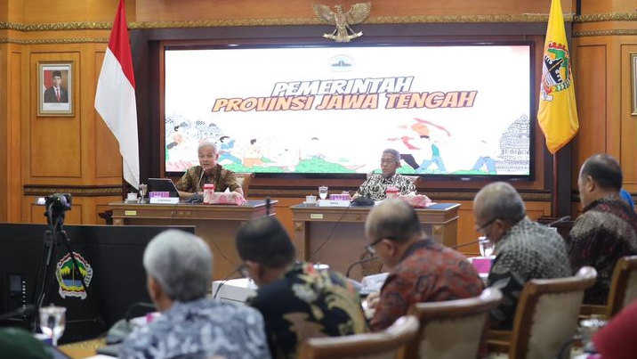 Gencarkan Bantuan RTLH Hingga Jambanisasi, Ganjar Ungkap Progres Penanganan Kemiskinan Ekstrem Berjalan Bagus