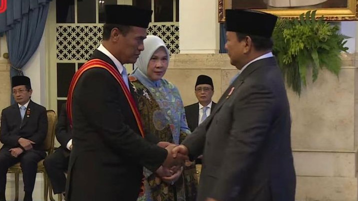 Mentan Amran Terima Anugerah Bintang Mahaputra Adipurna dari Presiden Prabowo