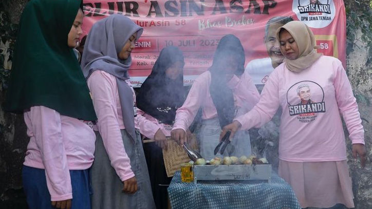 Srikandi Ganjar Jateng Adakan Pelatihan Pembuatan Telur Asin Asap Khas Brebes