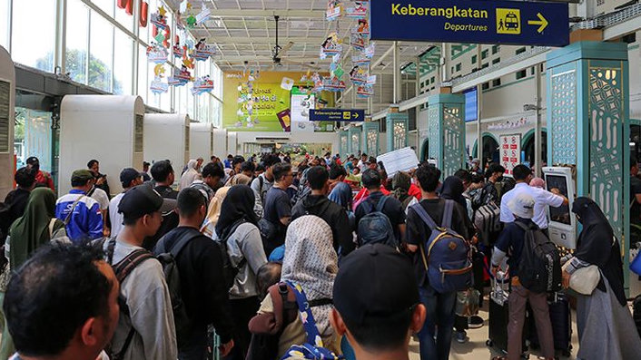 INFO Mudik Lebaran 2025, Arus Mudik di Stasiun Kereta Api, VOLUME PENUMPANG Terus MENINGKAT, Ini Jumlah Tertinggi di Stasiun Gambir dan Pasar Senen