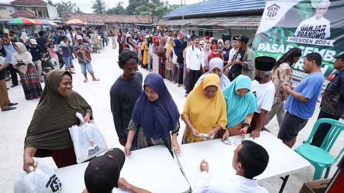 Gardu Ganjar Banten Adakan Pasar Murah, 500 Paket Sembako Diserbu Warga Tangerang