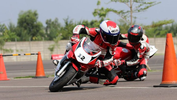 Pebalap Belia Astra Honda Racing School Ikuti Program Pembekalan Kelas Dunia