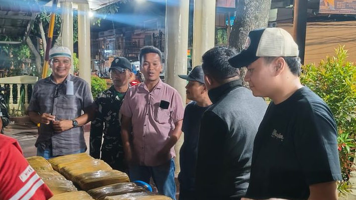 Kurir Kabur Buang 33 Bal Ganja Kering di Pinggir Jalan di Panyabungan Timur, Mobil Rush Ditinggalkan