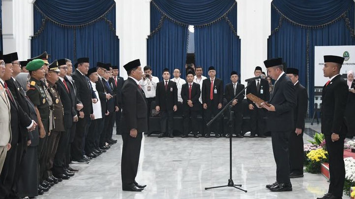 Bey Machmudin Kukuhkan Adi Gemawan sebagai Kepala Perwakilan BPKP Jabar, Komitmen untuk Tata Kelola Pemerintahan Bersih dan Akuntabel