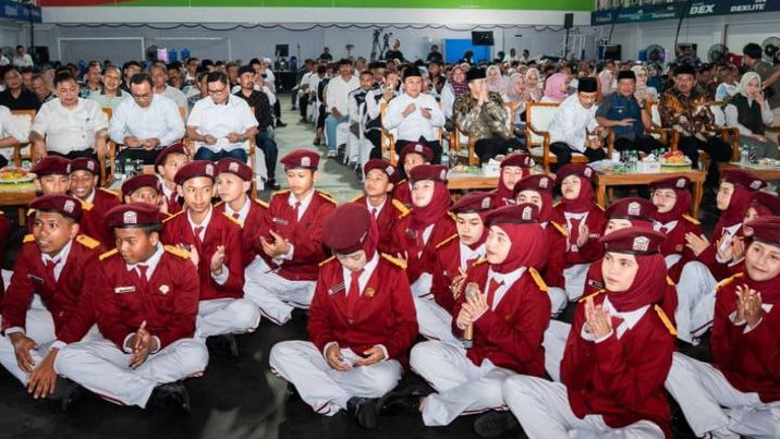 Kunjungan Mensos di SRMP 34 Majalengka: Menjangkau yang Terlupa Melalui Pendidikan dan Data