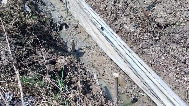 Dugaan Pelanggaran Juklak-Juknis dalam Proyek Normalisasi Drainase di Karawang