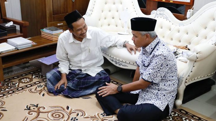 Sowan ke Gus Baha, Ganjar Pranowo : Sambil Nyantri Tambah Ilmu Baru