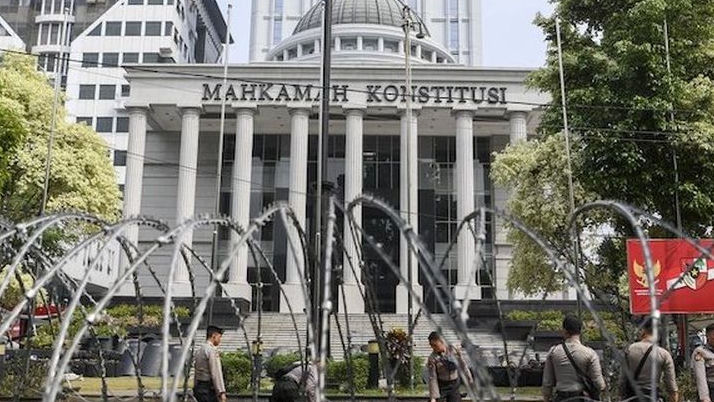 MKMK Dirujak Netizen : Sebut Negeri Konoha, Hakim Salah Putusan Kok Tetap Sah