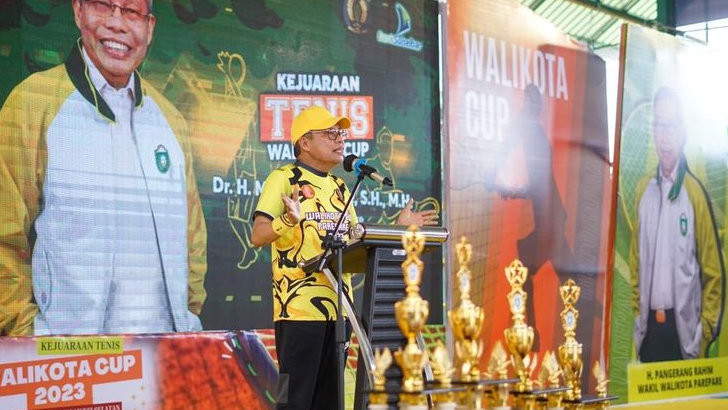 Taufan Pawe Buka Turnamen Tenis Lapangan Wali Kota Cup 2023