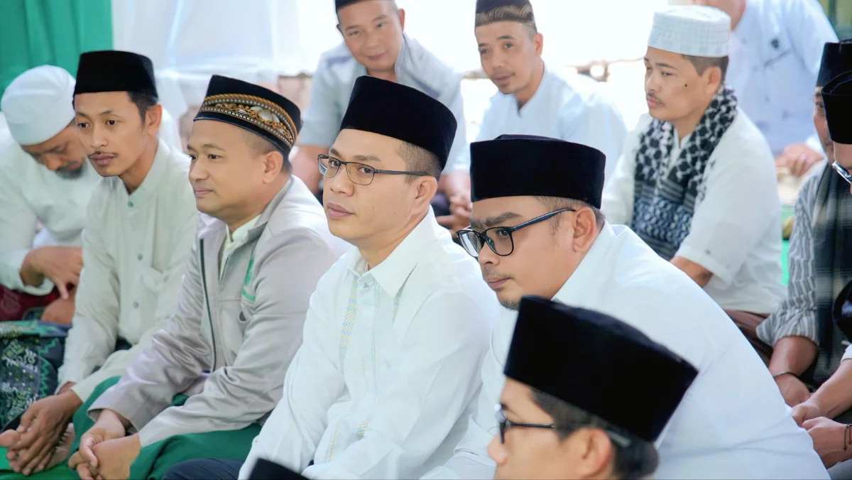 Bupati Bandung Dadang Supriatna membuka opsi relokasi warga