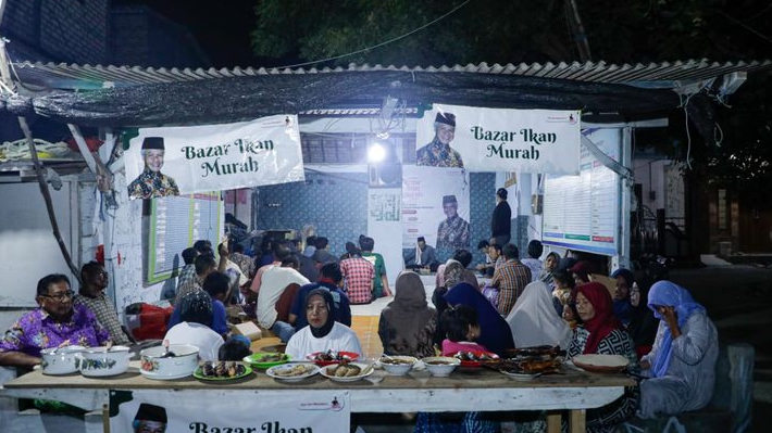 Borong Tangkapan Laut Nelayan, GGN Jatim Dukung Ganjar Gelar Bazaar Ikan Murah di Kabupaten Lamongan