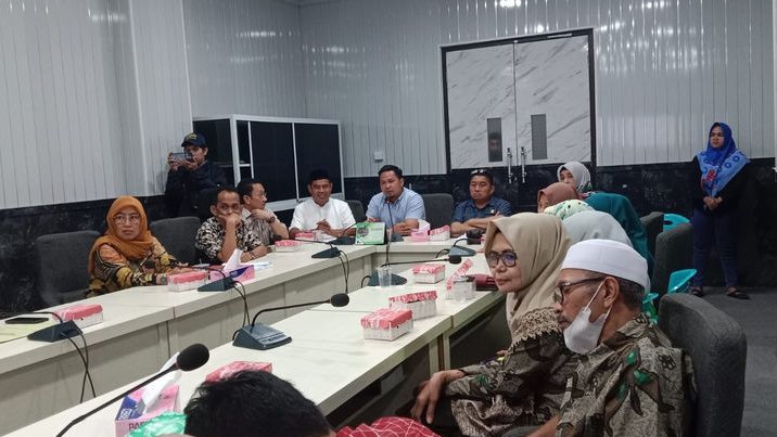 Komisi II DPRD Parepare Gelar RDP Terima Aspirasi Guru