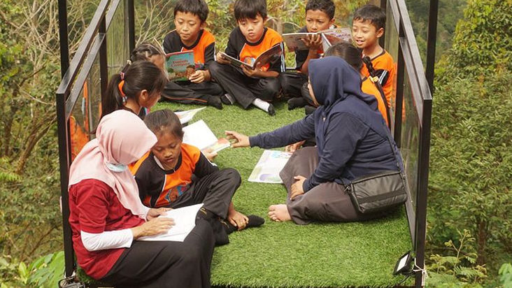 Mendikdasmen Imbau Sekolah Jangan Kasih PR Berlebihan Saat Libur Natal 2025 dan Tahun Baru 2026