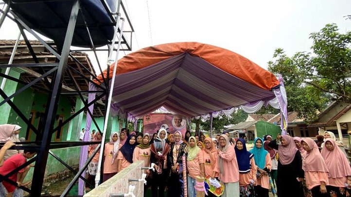 Mak Ganjar Bawa Bantuan Fasilitas Air Bersih dan Sumur Bor Untuk Warga Tunjungteja