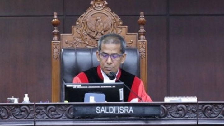 Hakim MK Saldi Isra Geleng Kepala, Banjir Nyata, Kok Kepala BNPB Bilang Cuma di Medsos?