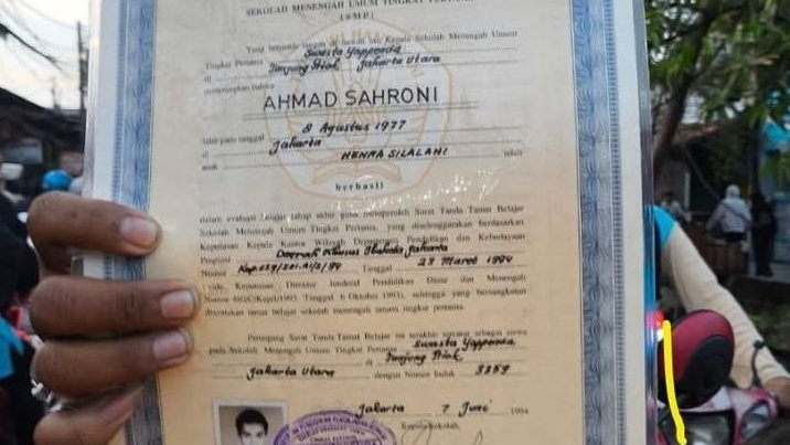 Yang Tersisa dari Penjarahan Rumah Ahmad Sahroni, Ayahnya Ternyata Orang Batak Henra Silalahi