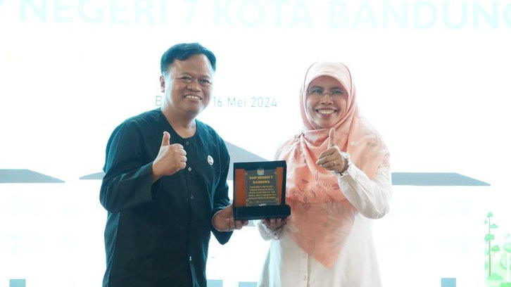 Terima Kunjungan SMPN 7 Kota Bandung, Siti Muntamah Bahas Implementasi Demokrasi hingga Karakter Pemimpin