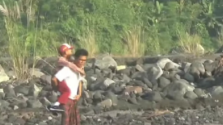 Banjir Lahar Akibatkan Tanggul Jebol, Keselamatan Warga Satu Dusun di Lumajang Terancam