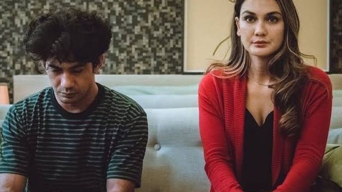 Link Nonton Film Mendarat Darurat Cek di Sini! Mengungkap Perselingkuhan Dibalik Kecelakaan Pesawat