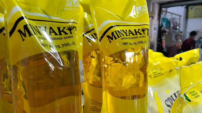 Wali Kota Bandung Sidak Pasar, Pastikan Stok Minyak Kita Aman dan Ultimatum Penimbun