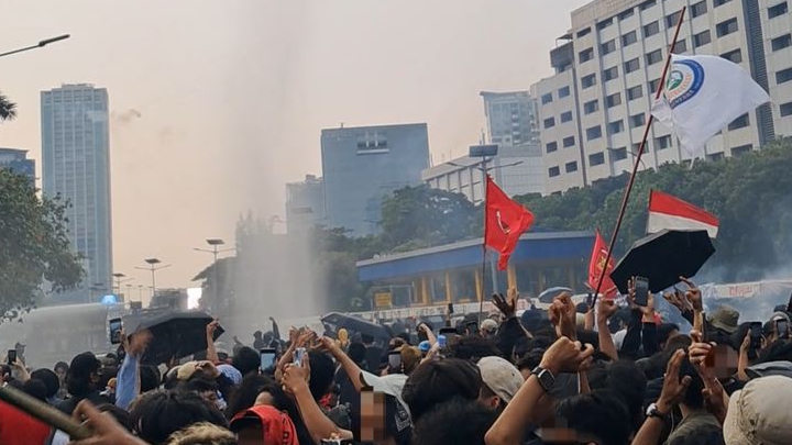 Ribuan Buruh Padati DPR RI, Tuntut Supremasi Sipil hingga Tolak Upah Murah