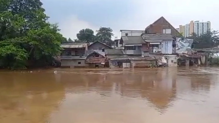Imbas Banjir Bandang di Kawasan Puncak, Sejumlah Warga Jakarta Ikut Terdampak