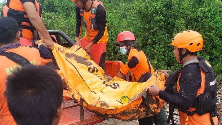 Tim Sar Pastikan Penumpang Helikopter Intan Angkasa Air Service PK-IWS yang Jatuh di Timika Tak Ada yang Selamat