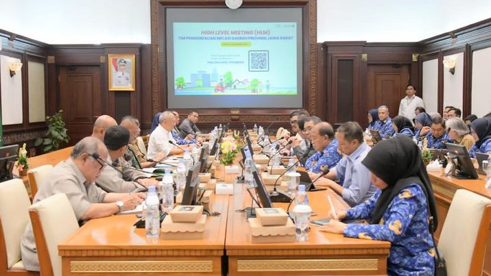Bey Machmudin Pastikan Stok Beras Jabar Aman