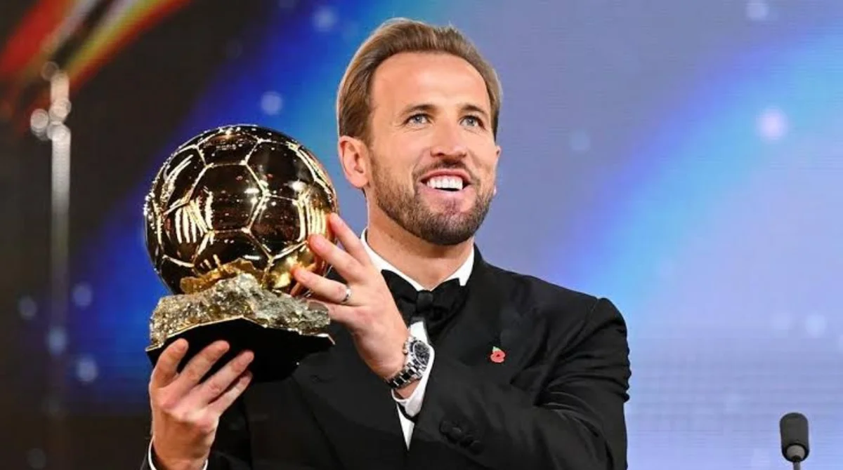 Harry Kane (Bayern Munich/Inggris) meraih Ballon d'Or 2026.
