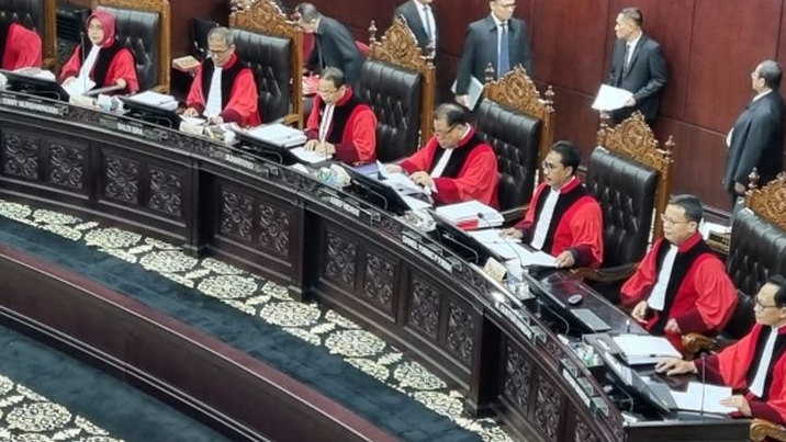 Disorot Komisi III soal Adies Kadir, Palguna Pasang Badan: MKMK Tak Bisa Diintervensi Siapa Pun